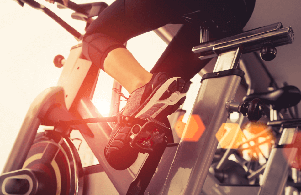 Велотренажер — как правильно тренироваться дома для быстрого похудения?