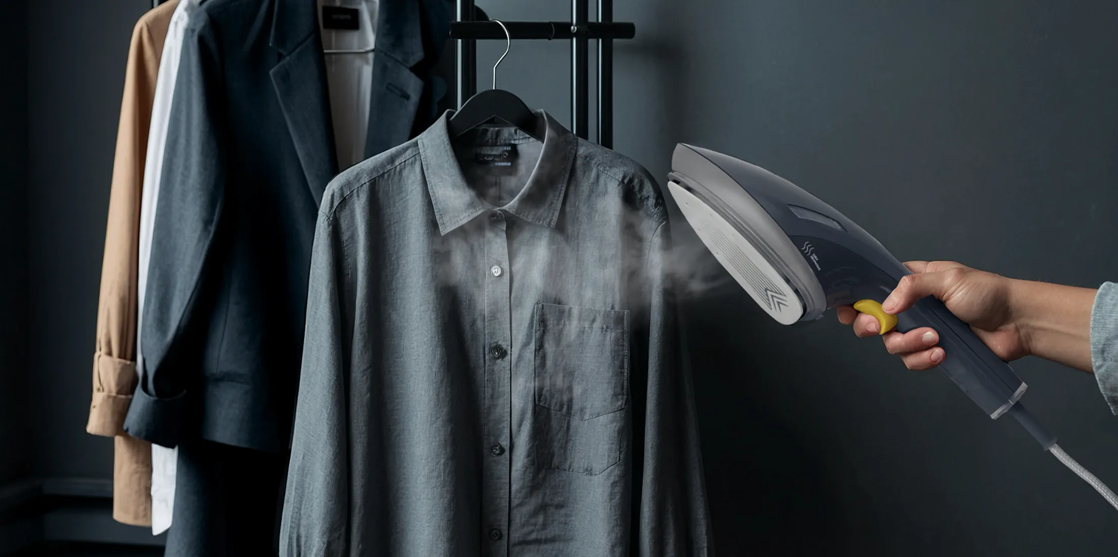 Удобный и легкий ручной отпариватель Carrera № 900